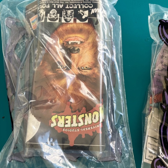 Universal Studios Monsters Collectible Figures - Picture 5 of 9